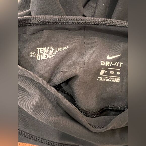 Nike Dri-FIT Legend High Rise Crop Yoga Leggings Black  Size XS Sustainable NWOT - Picture 7 of 10